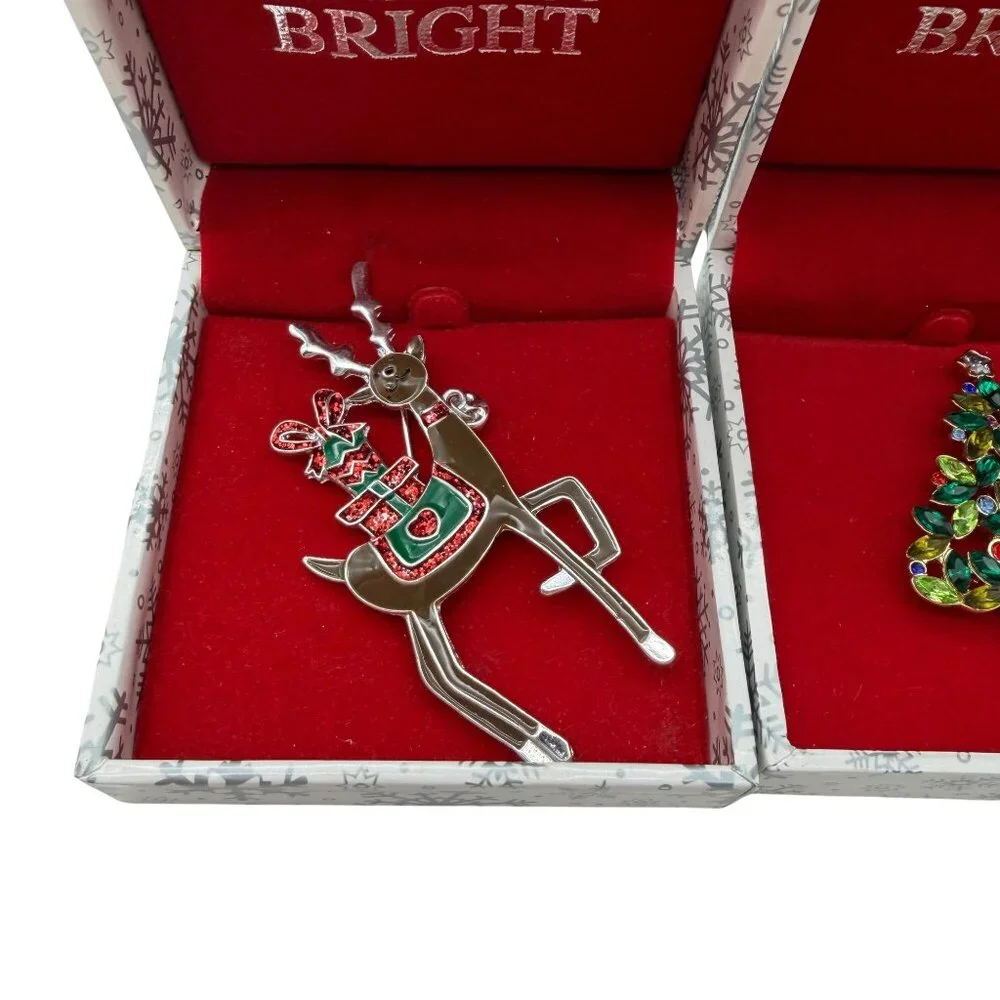 Merry & Bright Christmas brooch set sparkly Christmas tree‎ reindeer NEW